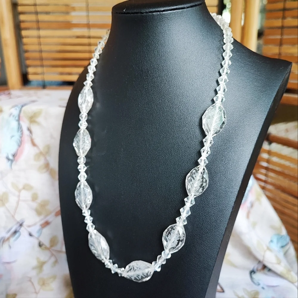 Faceted Oval Etched Floral Vintage Clear Crystal Glass Bicone Necklace 1960's